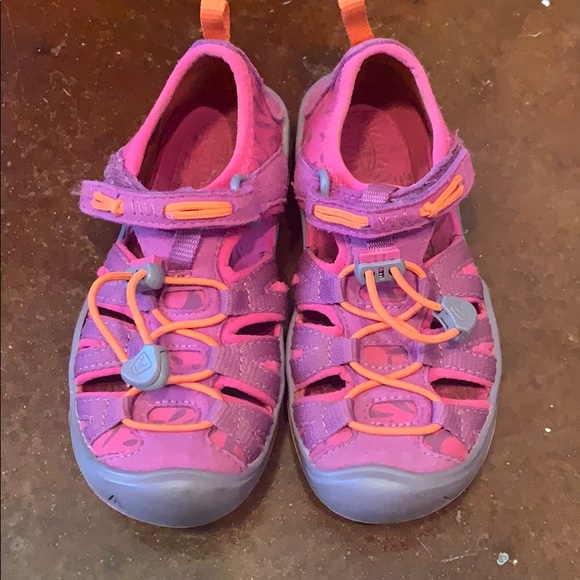 pink keens